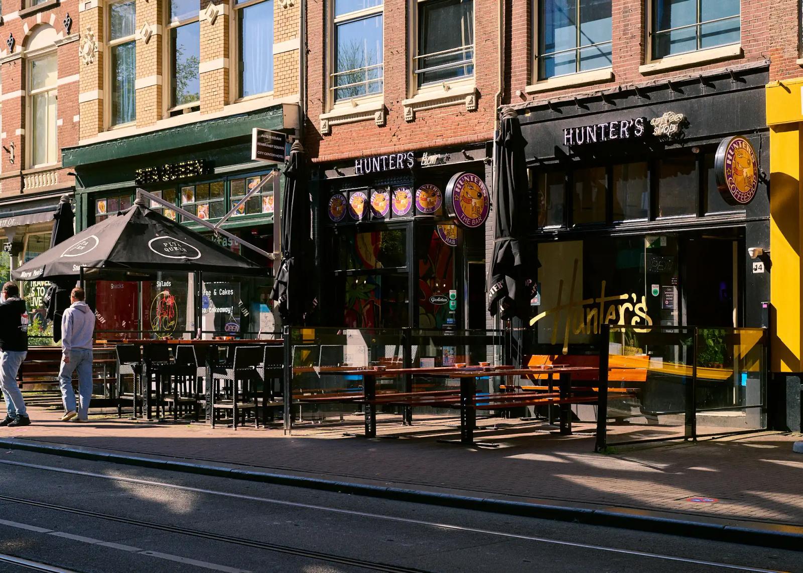 Hunter's Downtown coffeeshop and bar storefronts on Utrechtsestraat