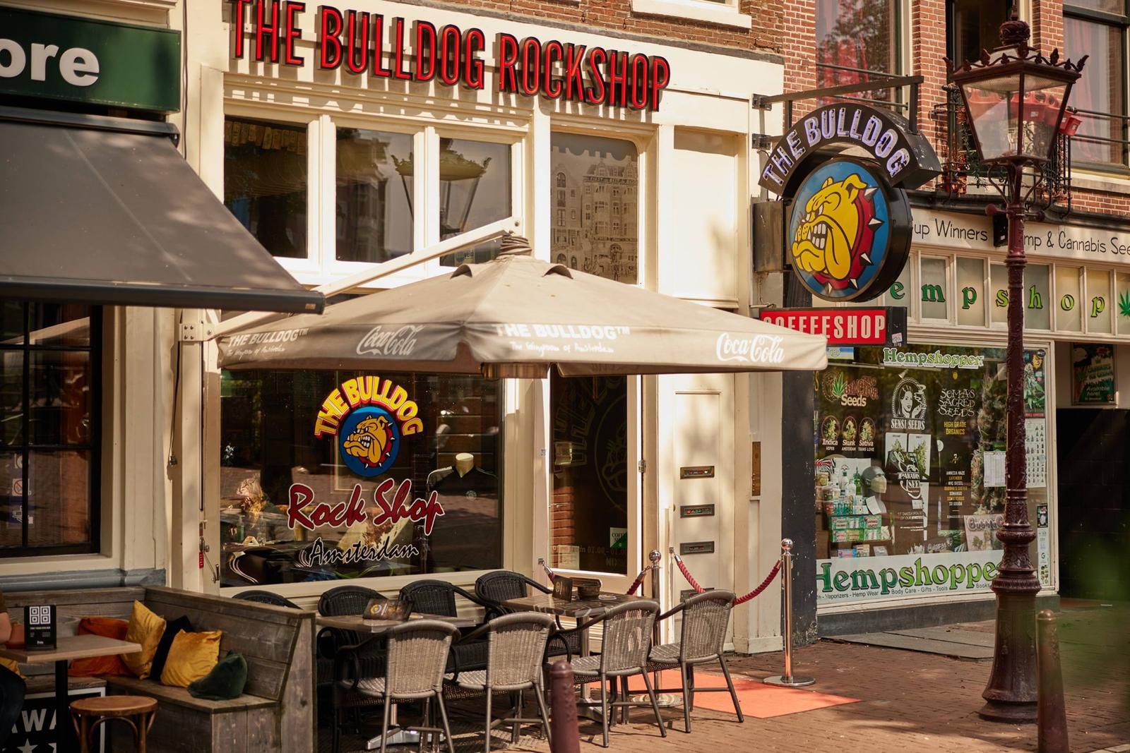 The Bulldog Rockshop storefront and terrace near Haarlemmerstraat